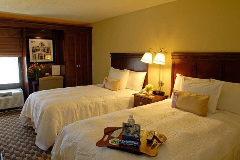 Hampton Inn I-10 & College Drive Батон-Руж Экстерьер фото